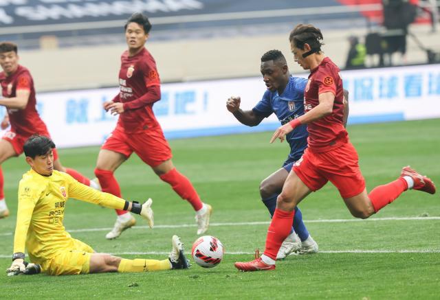 开云电子-新上海德比有别超级杯：申花愈战愈强 海港展新颜